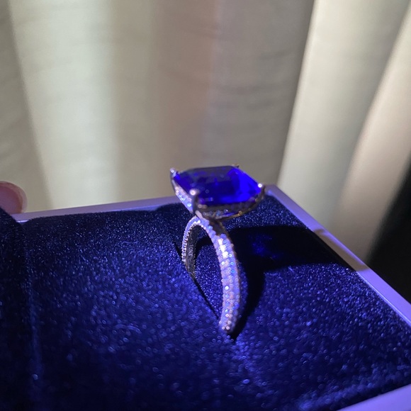 Genuine Blue Sapphire Engagement Ring - Picture 8 of 9